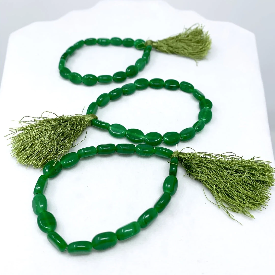 Mardi Gras Spot Beads 7" Glass Bead Bracelets - Green Single Stranded (Dozen) 5 Mardi Gras Spot Beads 7" Glass Bead Bracelets - Green Single Stranded (Dozen)