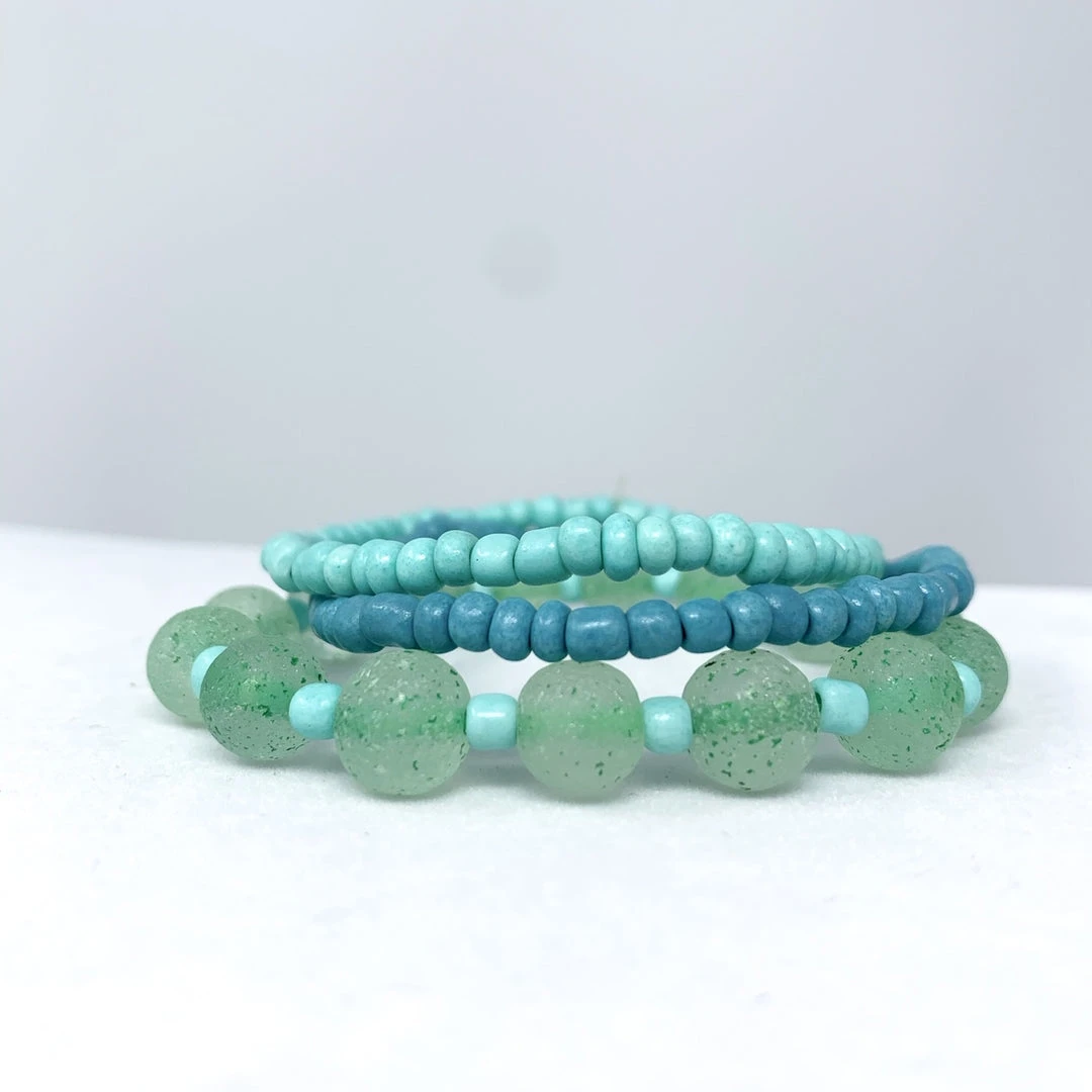 Mardi Gras Spot 7" Glass Bead Bracelets - Turquoise And Light Blue (Dozen) 5 Mardi Gras Spot 7" Glass Bead Bracelets - Turquoise And Light Blue (Dozen)